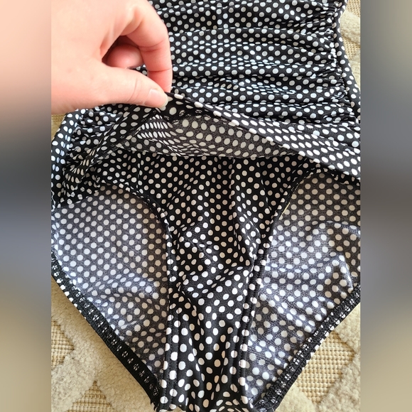 Magic Suit Women's One Piece Swimsuit Polka Dots Size 10 Black & White Classic - Picture 3 of 10